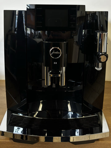 Jura E8 Black (1 jour d'utilisation)